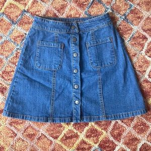 Buttoned Denim skirt
